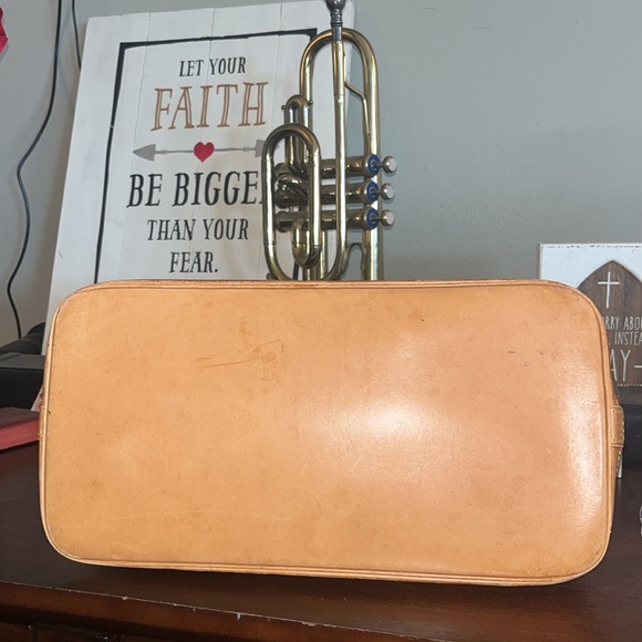 Louis Vuitton Vintage Monogram Canvas, ALMA Shoulder Bag - Picture 9 of 13